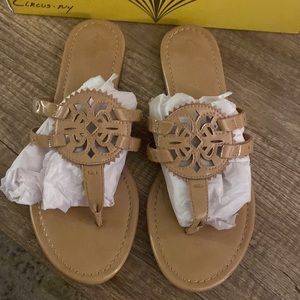 Circus by Sam Edelman Women's Canyon Flat Sandal, Almond 7.5